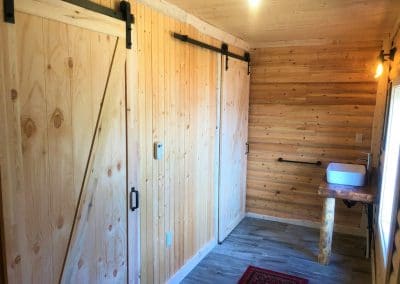 SHOWER ROOM 1