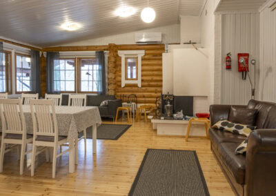 Taigalampi cabin Hikesn Trails 24 1